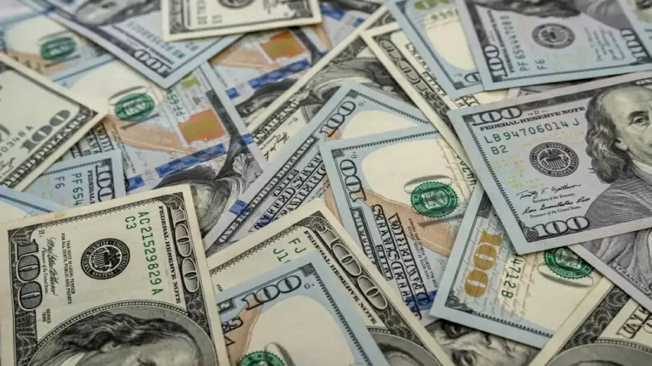 تراجع صعود الدولار وسط آمال هشة بإنهاء صراع الشرق الأوسط المستمر